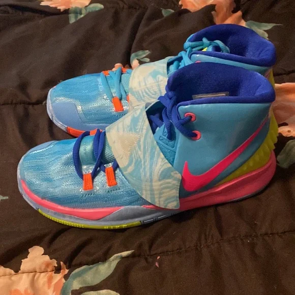 Multicolor Nikes - Picture 4 of 6